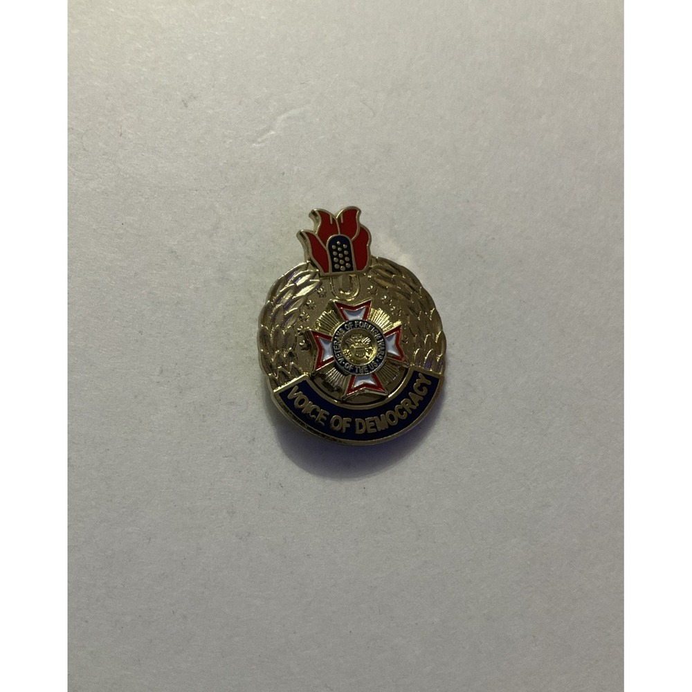 VFW Veterans Of Foreign Wars Voice of Democracy Lapel Pin Hat Pinback Vtg